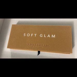 Anastasia Beverly Hills soft glam palette